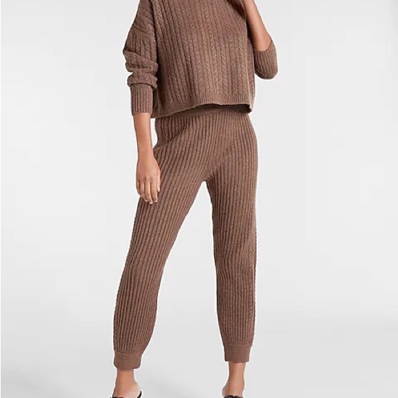 EXPRESS Super CUTE & COZY High Waisted Cable Knit Sweater Joggers SZ M Mocha - Picture 5 of 11